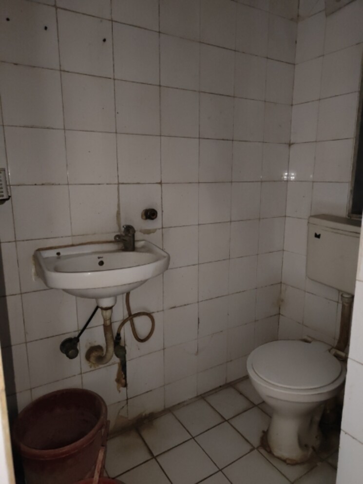Bathroom, golden-isle 1 RK 340 Sq.Ft. Apartment In Goregaon East Mumbai 8847998