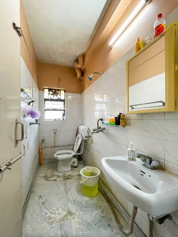 Bathroom in 3 BHK Builder Floor at Sakher Bazar – for Sale