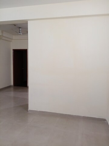 Room in 2 BHK Apartment at Mahagun Mywoods, Sector 16c Greater Noida – for Rent