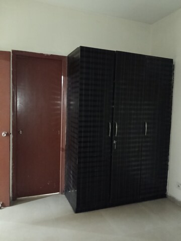 Room in 2 BHK Apartment at Mahagun Mywoods, Sector 16c Greater Noida – for Rent