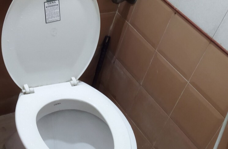 Bathroom, thane west Pg For Girls In Thane West 8848043