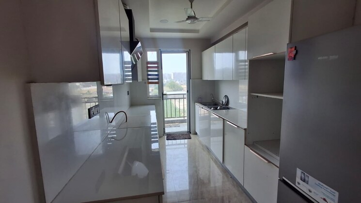 Kitchen, sushma-valencia 3 Bedroom 2250 Sq.Ft. Apartment In International Airport Road Zirakpur 8848069
