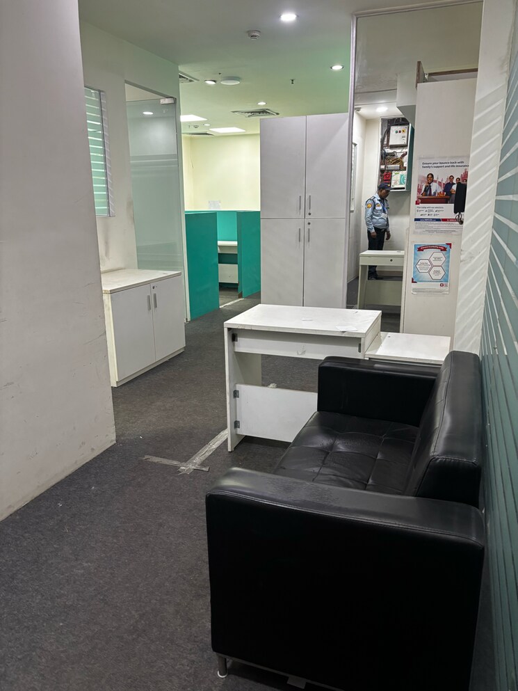 Team Area, beaver-the-corenthum Commercial Office Space 1132 Sq.Ft. In Wazidpur Noida 8848102