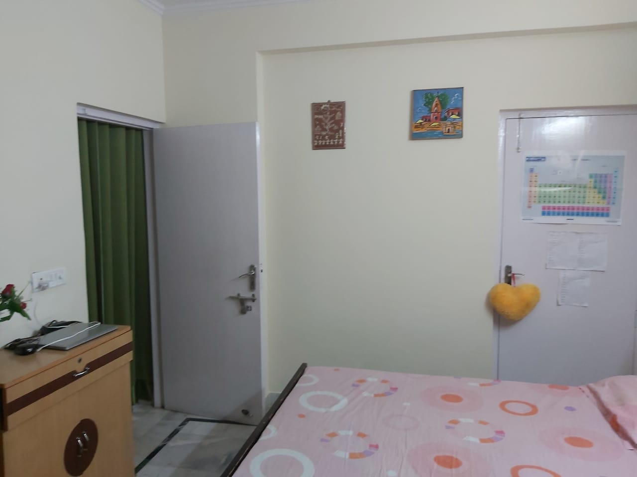 3 BHK + Servant Room 1500 Sq.Ft. Apartment in Parsvnath Majestic Floors