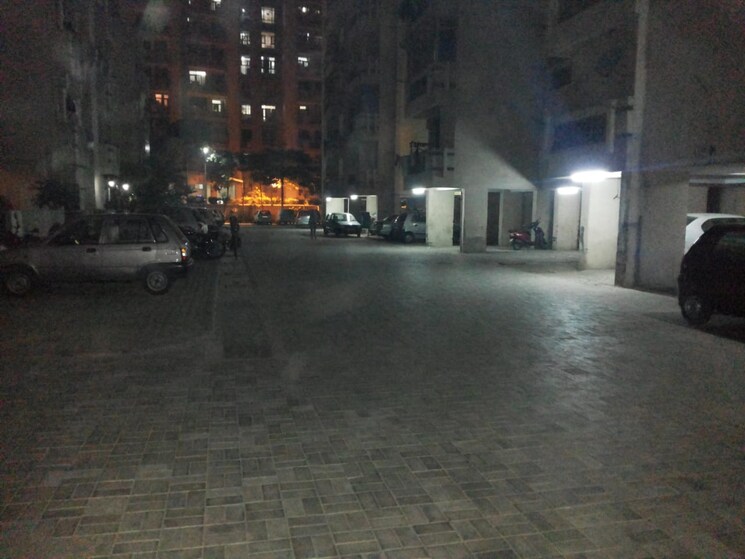  Parking, parsvnath-majestic-floors 3 Bedroom 1500 Sq.Ft. Apartment In Vaibhav Khand Ghaziabad 8848105