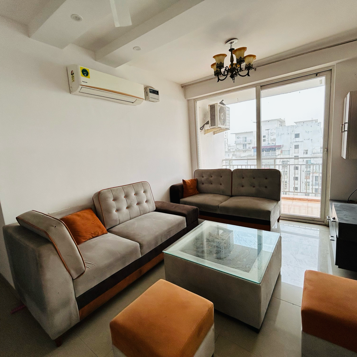 3.5 BHK 2100 Sq.Ft. Apartment in Parker White Lily