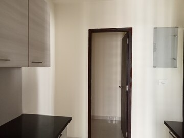 Room in 2 BHK Apartment at Lodha Luxuria Priva, Majiwada – for Sale