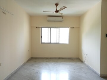 Room in 2 BHK Apartment at Lodha Luxuria Priva, Majiwada – for Sale