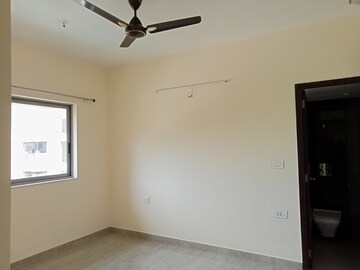 Room in 2 BHK Apartment at Lodha Luxuria Priva, Majiwada – for Sale