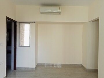 Room in 2 BHK Apartment at Lodha Luxuria Priva, Majiwada – for Sale