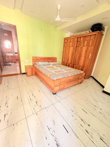 Bedroom in 2 BHK Apartment at Memnagar – for Rent