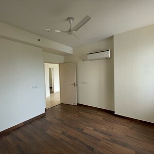 Room in 3 BHK Apartment at Conscient Heritage Max, Sector 102 – for Sale