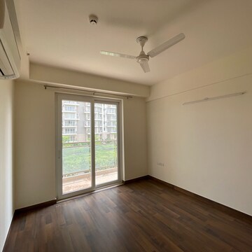Room in 3 BHK Apartment at Conscient Heritage Max, Sector 102 – for Sale