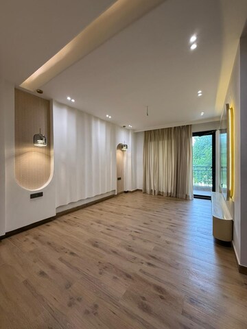 Building Lobby in 4 BHK Builder Floor at Ansal API Esencia, Sector 67 – for Sale