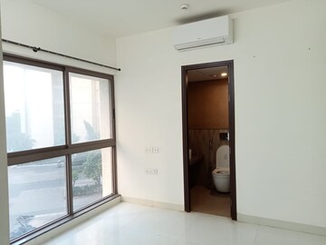 Room in 2 BHK Apartment at Lodha Casa Viva, Majiwada – for Sale