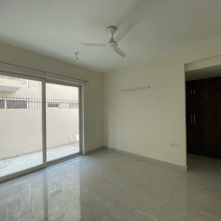 Room, bptp-amstoria 3 Bedroom 2384 Sq.Ft. Builder Floor In Sector 102 Gurgaon 8848196