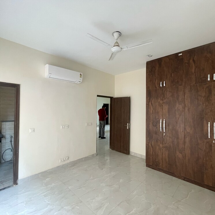 Room, bptp-amstoria 3 Bedroom 2384 Sq.Ft. Builder Floor In Sector 102 Gurgaon 8848196