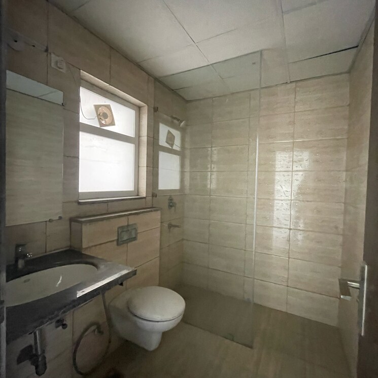 Attached Bathroom, bptp-amstoria 3 Bedroom 2384 Sq.Ft. Builder Floor In Sector 102 Gurgaon 8848196