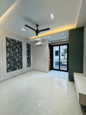 Room in 4 BHK Builder Floor at Ansal API Esencia, Sector 67 – for Sale