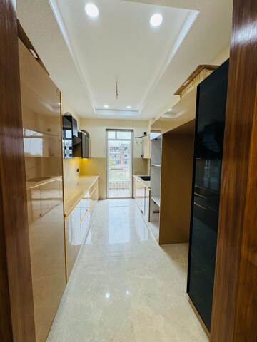 Building Lobby in 4 BHK Builder Floor at Ansal API Esencia, Sector 67 – for Sale