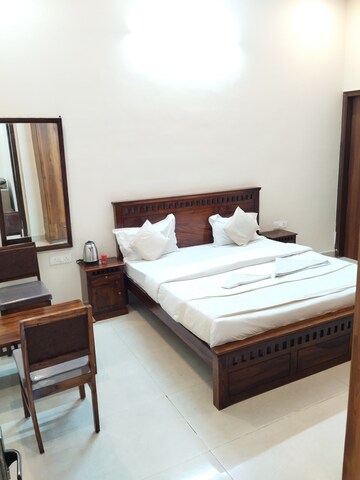 6+ BHK Villa For Rent in Kendriya Vihar Noida, Sector 51