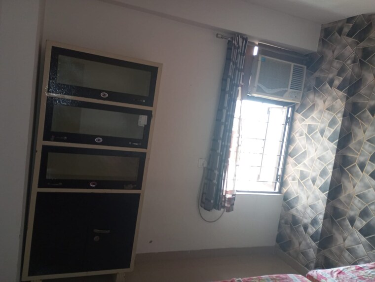 Room, sector 33 2 Bedroom 880 Sq.Ft. Apartment In Sector 33 Sonipat 8848277
