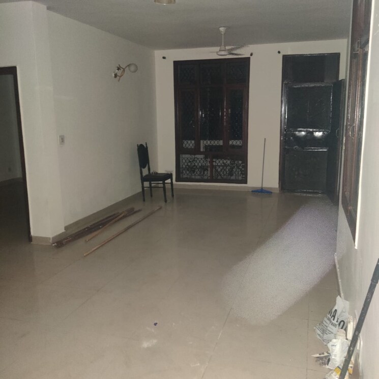 Room, sector 52 3 Bedroom 240 Sq.Yd. Builder Floor In Sector 52 Gurgaon 8848287