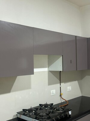 Furnished Amenities in 2 BHK Apartment at Hiranandani Fortune City, New Panvel – for Sale