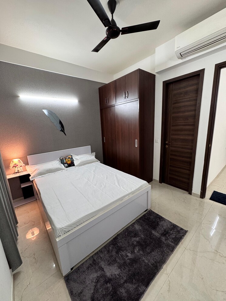 Master Bedroom, smart-world-gems 3 Bedroom 1423 Sq.Ft. Apartment In Sector 89 Gurgaon 8848300