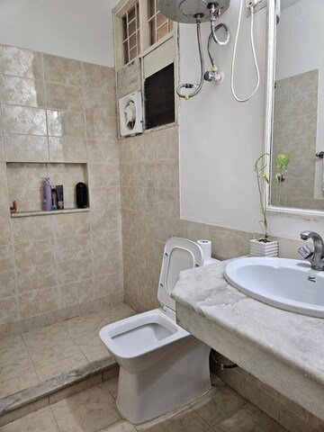 Bathroom in 3 BHK Builder Floor at Unitech South City II, Sector 50 – for Rent
