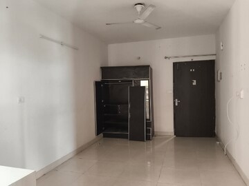 Room in 2 BHK Apartment at Signature Global Andour Height, Sector 71 – for Sale