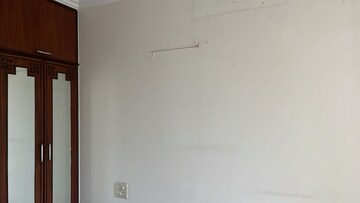Room in 3.5 BHK Apartment at Raheja Acropolis, Deonar – for Rent
