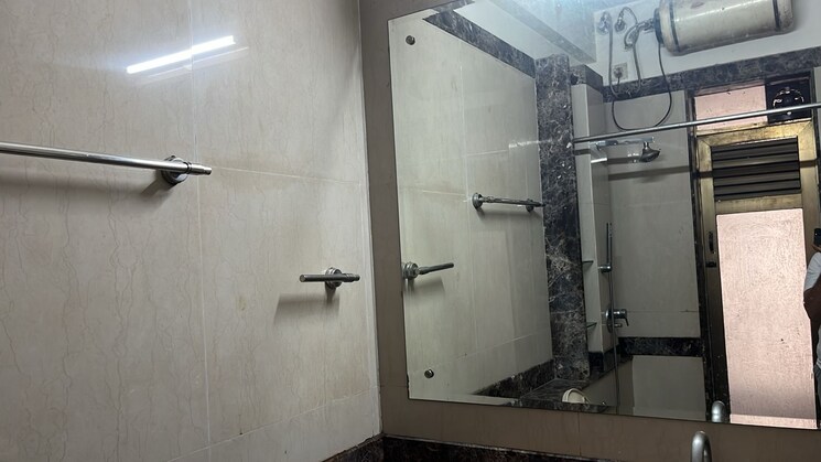 Bathroom, raheja-acropolis 3.5 Bedroom 1820 Sq.Ft. Apartment In Deonar Mumbai 8848348