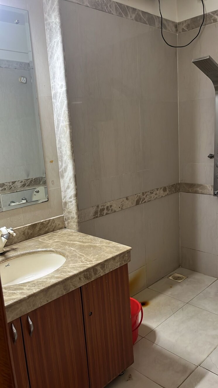 Bathroom, raheja-acropolis 3.5 Bedroom 1820 Sq.Ft. Apartment In Deonar Mumbai 8848348