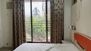 Room in 3.5 BHK Apartment at Raheja Acropolis, Deonar – for Rent