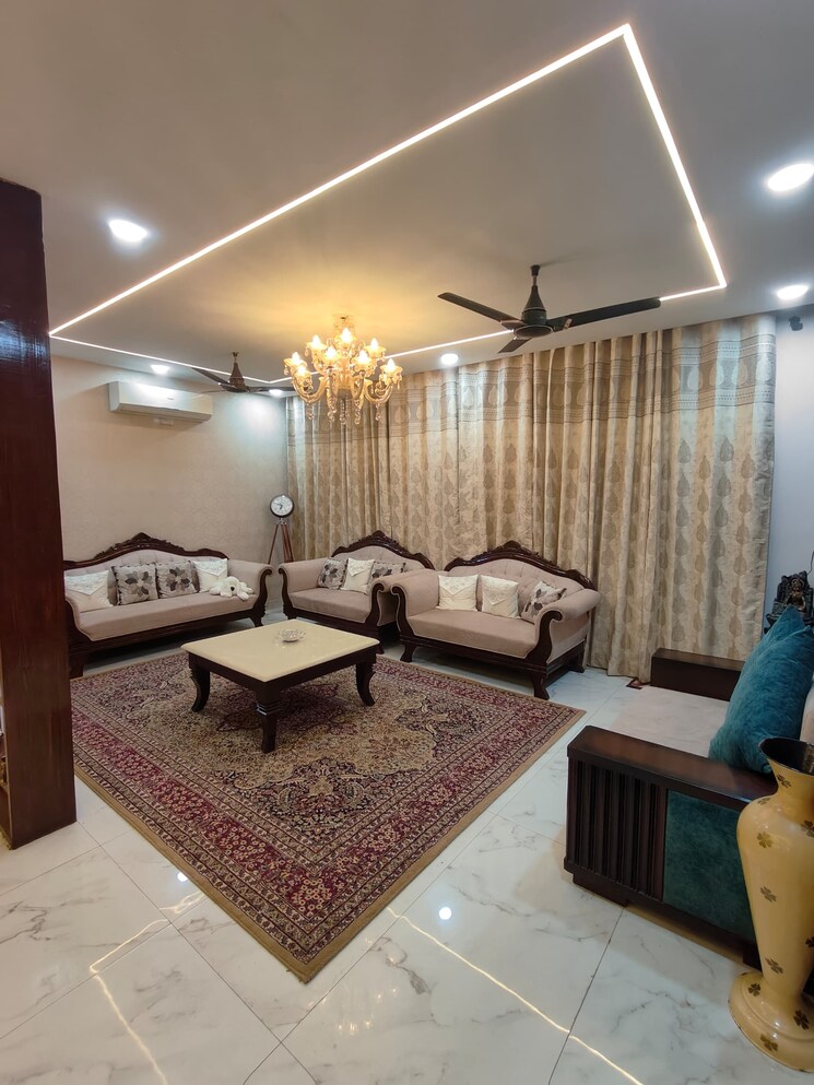 Living Room, kharar road 4 Bedroom 250 Sq.Yd. Builder Floor In Kharar Road Mohali 8848387