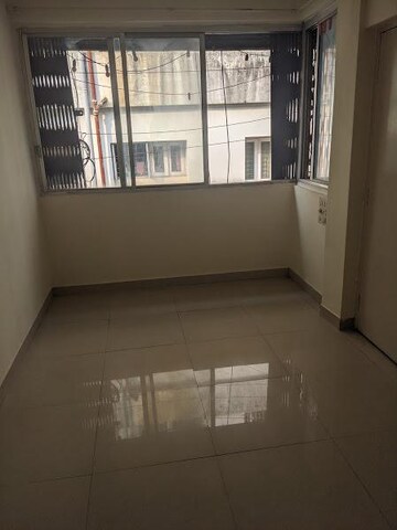 Room in 1 BHK Apartment at Pragati Apartments Dahanukar Colony, Dahanukar Colony – for Rent