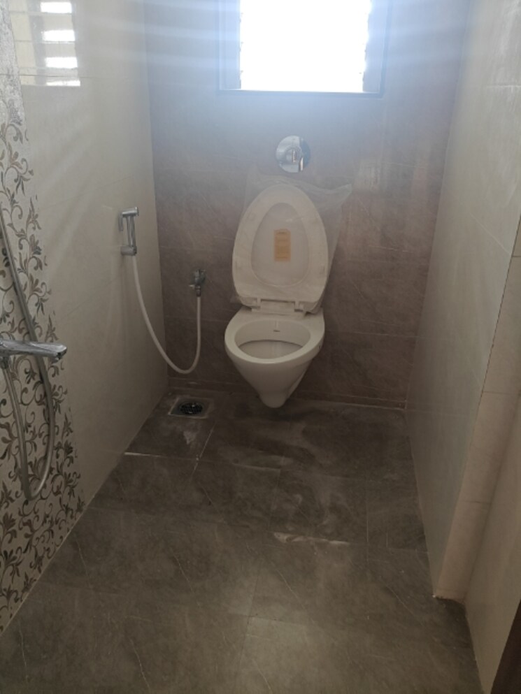 Bathroom, ambarish-chs 2 Bedroom 556 Sq.Ft. Apartment In Kurla East Mumbai 8848439