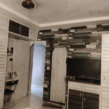 Team Area in 2 BHK Apartment at Collectors Colony – for Rent