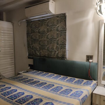 Bedroom in 2 BHK Apartment at Collectors Colony – for Rent