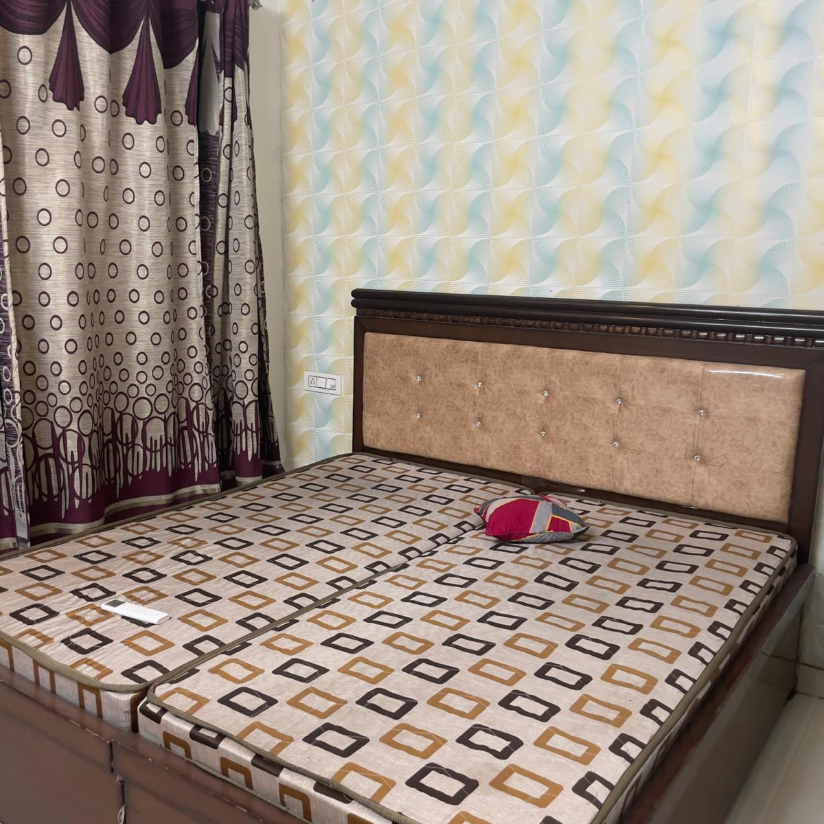 3 BHK + Servant Room 1250 Sq.Ft. Builder Floor in Sunshine Enclave