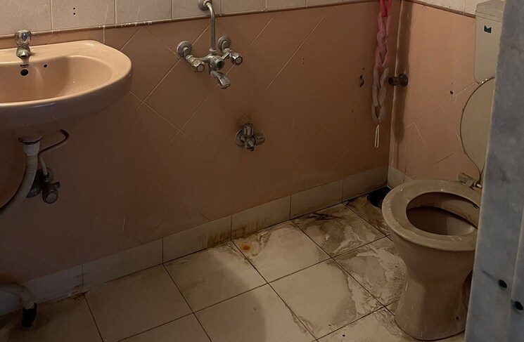 Bathroom, thane west Pg For Girls In Thane West 8848456