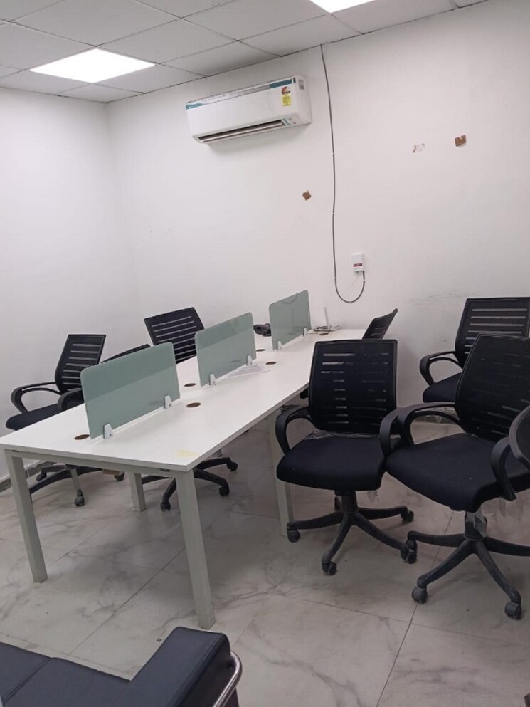 Team Area, sector 63 Commercial Office Space 500 Sq.Ft. In Sector 63 Noida 8848525