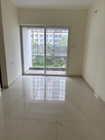 Room in 2 BHK Apartment at Kolte Patil Life Republic R 10, Hinjewadi – for Rent
