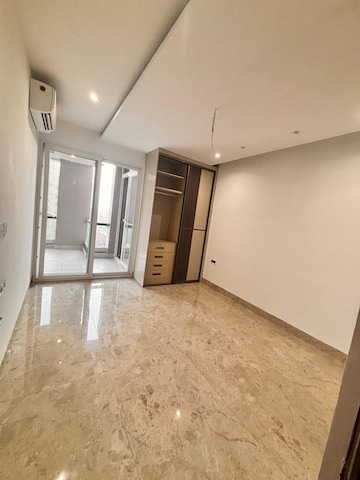 Room in 4 BHK Apartment at Trishla City, Patiala Road – for Sale