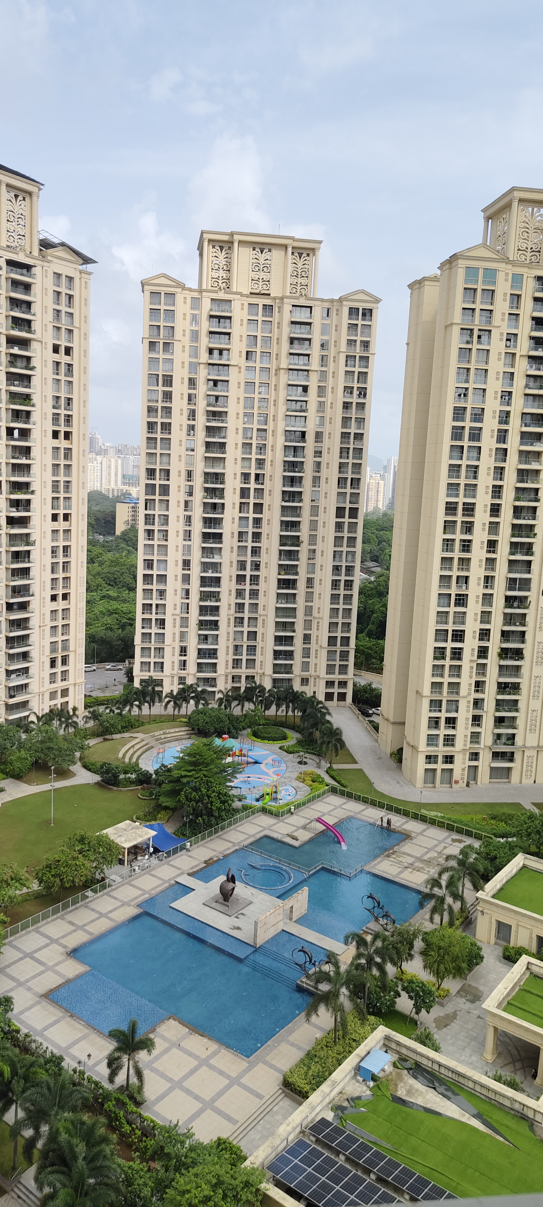 2 BHK + Extra Room Apartment For Rent in One Hiranandani Park Fairway