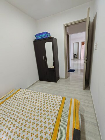 Bedroom in 2.5 BHK Apartment at Sheth Vasant Oasis, Andheri East – for Rent