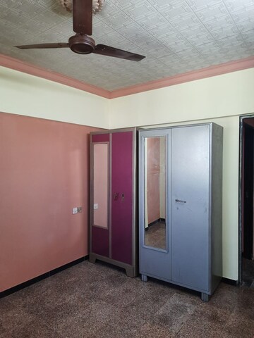 Room in 2 BHK Apartment at Poonam Darshan, Andheri East – for Rent