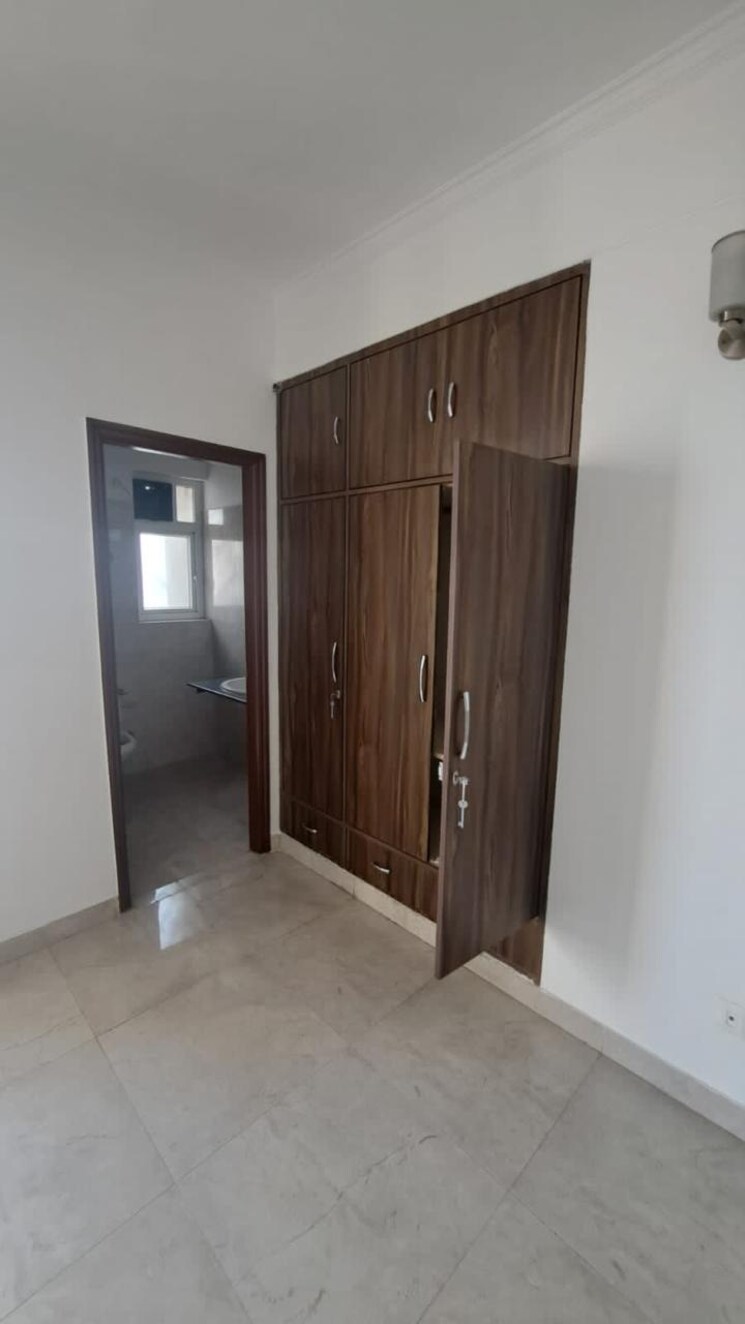 Room, godrej-meridien 3 Bedroom 2002 Sq.Ft. Apartment In Sector 106 Gurgaon 8848648