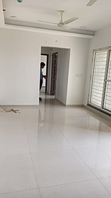 Room in 2 BHK Apartment at Nyati Equatorial II, Bavdhan – for Rent